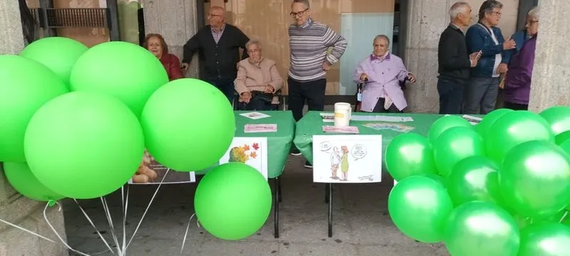 Foto 2 - Alba de Tormes muestra su apoyo en el D&iacute;a Mundial del Alzheimer&nbsp;