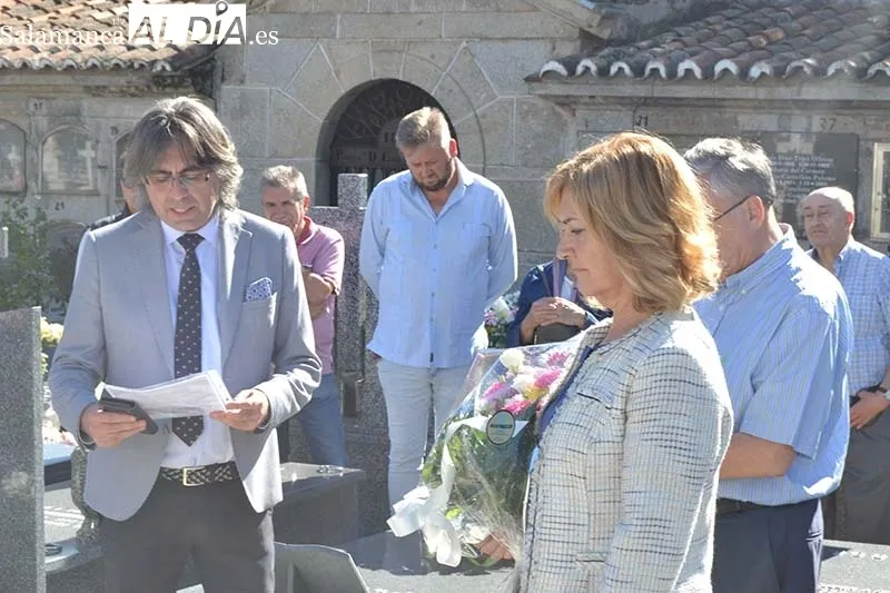 Foto 4 - Flores para recordar la heroicidad bejarana