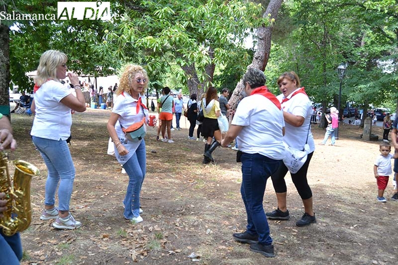Foto 5 - Rotundo éxito de la paella solidaria en Béjar