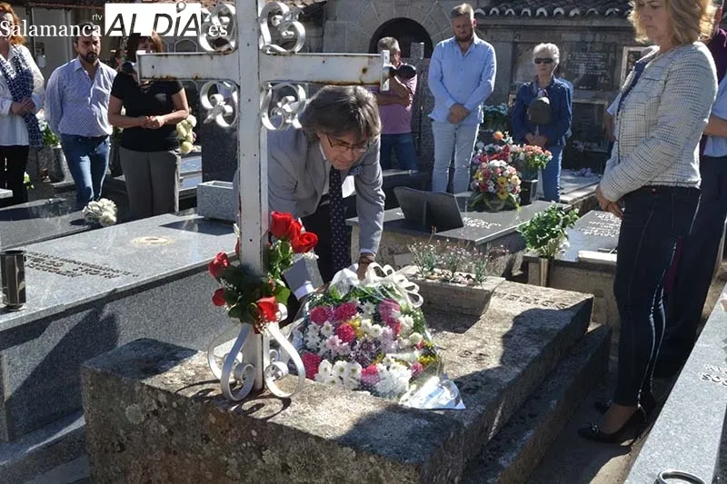 Foto 7 - Flores para recordar la heroicidad bejarana