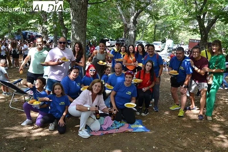 Foto 4 - Rotundo &eacute;xito de la paella solidaria en B&eacute;jar