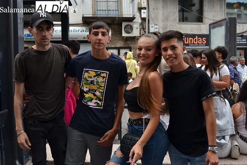 Foto 8 - Explosi&oacute;n de j&uacute;bilo en el colorido arranque de las fiestas en B&eacute;jar