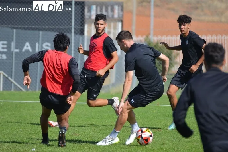 Foto 14 - El Salamanca UDS dice que "s&iacute; hay licencia para partidos"; Mati, Amaro y Poveda no completan un intenso entrenamiento