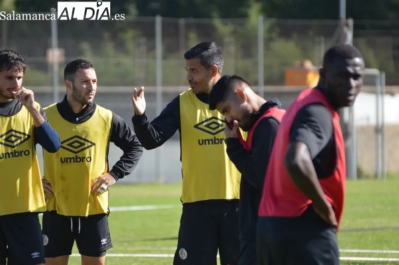 Foto 11 - El Salamanca UDS dice que "s&iacute; hay licencia para partidos"; Mati, Amaro y Poveda no completan un intenso entrenamiento