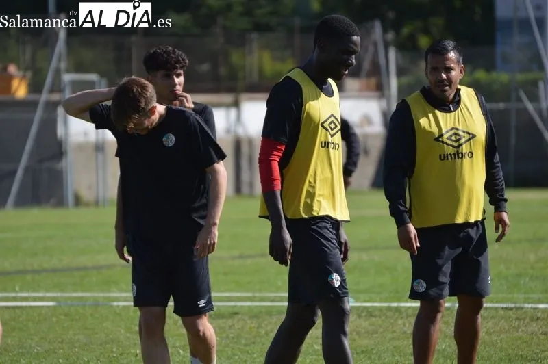 Foto 7 - El Salamanca UDS dice que "s&iacute; hay licencia para partidos"; Mati, Amaro y Poveda no completan un intenso entrenamiento