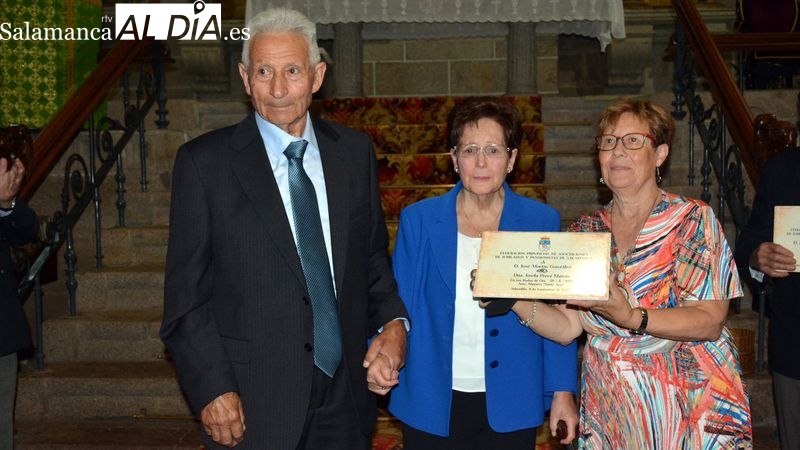 Foto 5 - Homenaje por sus Bodas de Oro a 40 matrimonios de la comarca de Vitigudino