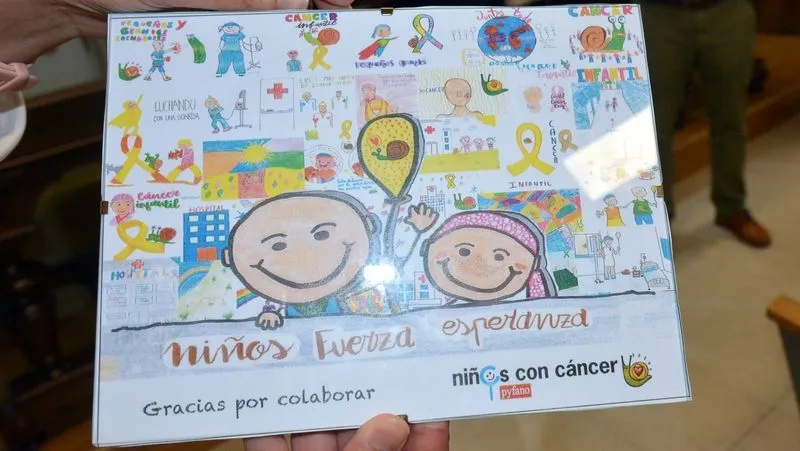 La entrega del cheque a Pyfano se realizó en el ayuntamiento de Lumbrales