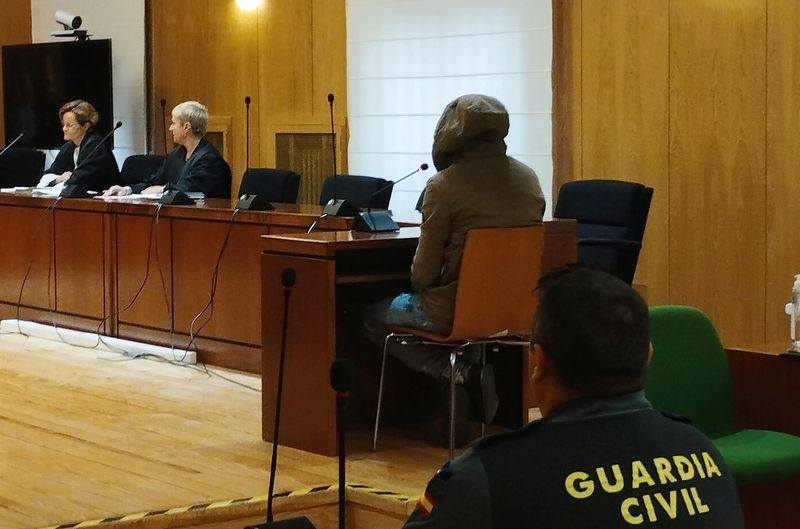 El condenado por siete delitos, durante la vista de conformidad celebrada esta mañana en la Audiencia de Valladolid. Foto EUROPA PRESS