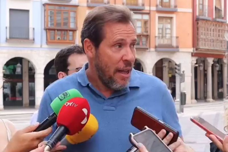 Un incidente del diputado socialista Óscar Puente retrasa la salida del AVE