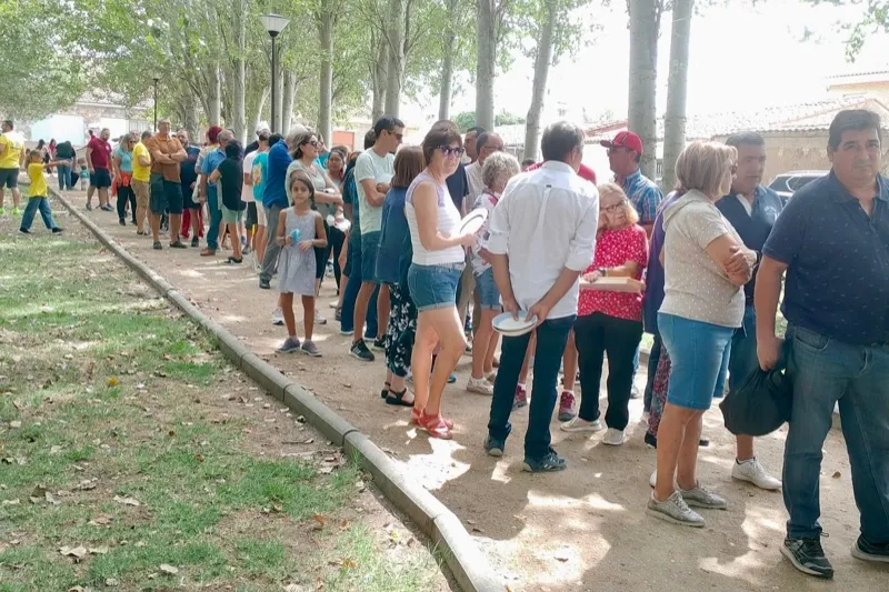Villoria celebraba una multitudinaria paellada