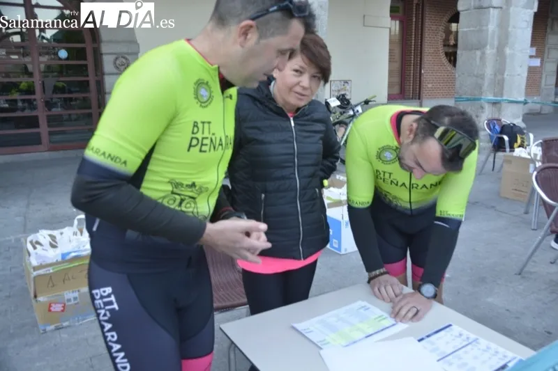 La Plaza de España acogía la IX Quedada BTT Ciudad de Peñaranda