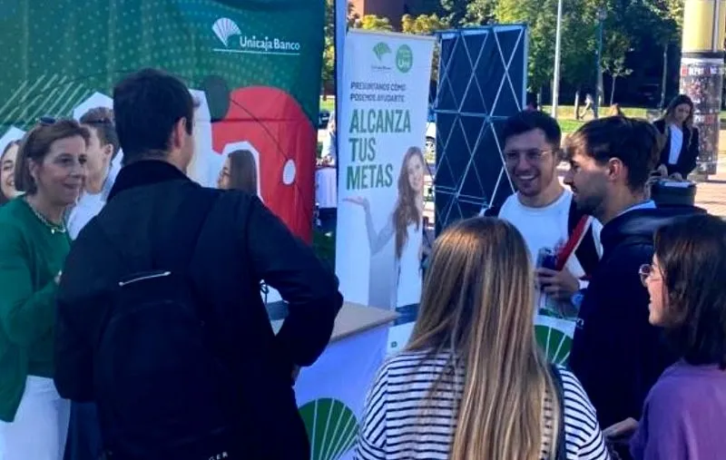 Unicaja Banco participa en la Feria de Bienvenida de la Universidad de Salamanca