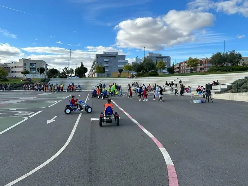 Foto 5 - Peque&ntilde;os y mayores de Carbajosa disfrutan con la Semana de la Movilidad