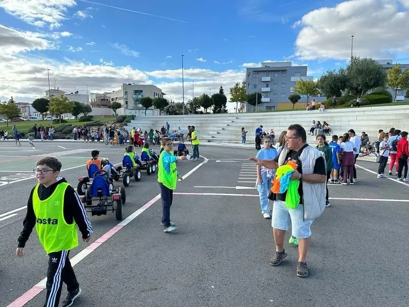 Foto 4 - Peque&ntilde;os y mayores de Carbajosa disfrutan con la Semana de la Movilidad