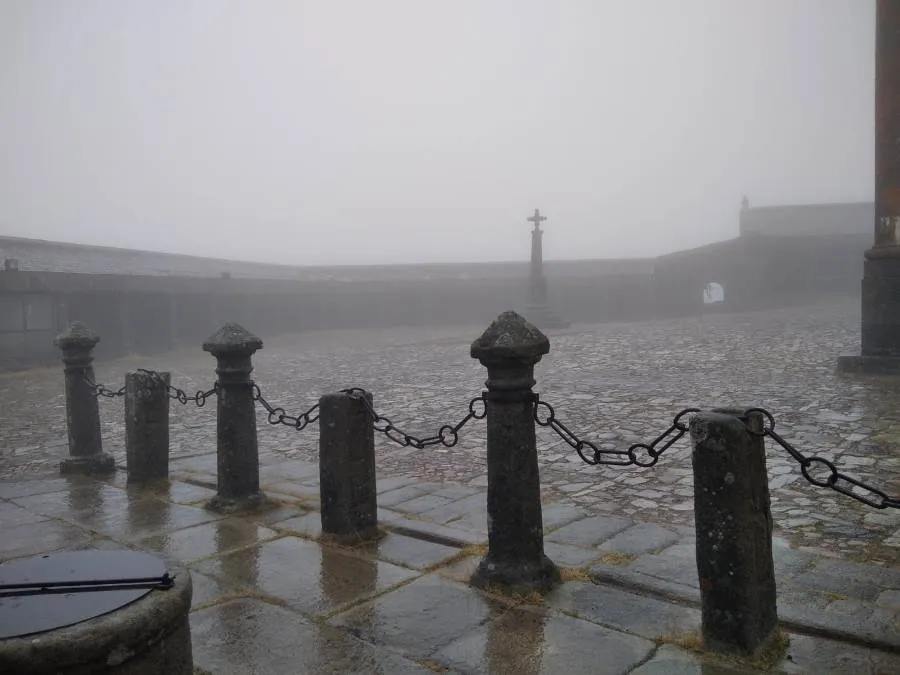 Foto 6 - San Andr&eacute;s peregrina pese al mal tiempo hasta el Santuario de la Pe&ntilde;a de Francia