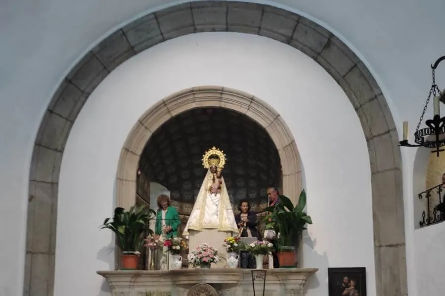 Foto 3 - San Andr&eacute;s peregrina pese al mal tiempo hasta el Santuario de la Pe&ntilde;a de Francia