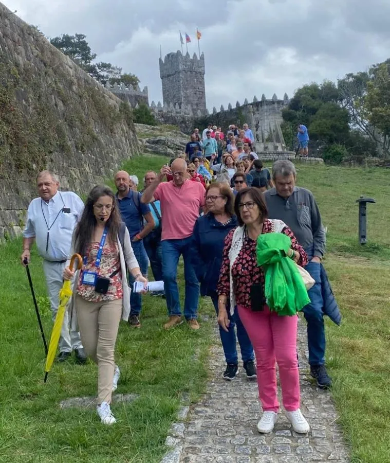 Foto 5 - Un total de 55 personas descubren los rincones m&aacute;s bellos de Galicia de la mano del Barrio Nuevo
