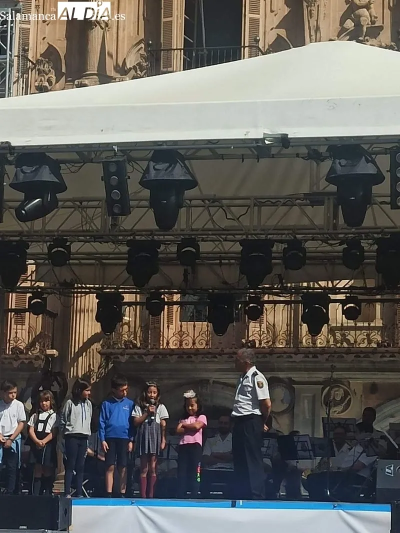 Foto 5 - Los ni&ntilde;os del colegio San Juan Bosco asisten al concierto de la Banda Sinf&oacute;nica de la Polic&iacute;a Nacional