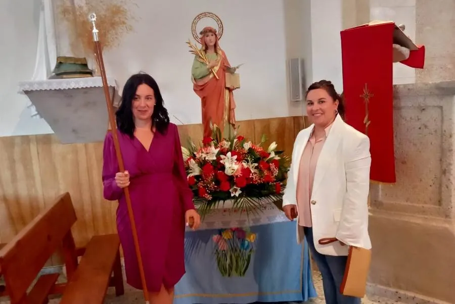 Foto 2 - Barquilla dice adi&oacute;s a su p&aacute;rroco en la celebraci&oacute;n de su patrona