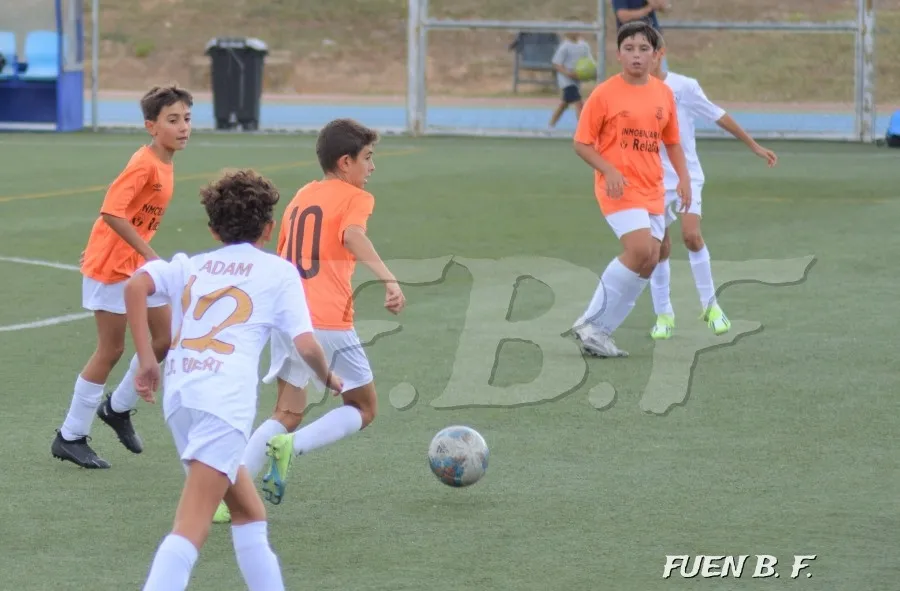 Foto 9 - Los equipos de F&uacute;tbol 7 del Ciudad Rodrigo CF disputan sus primeros amistosos de pretemporada