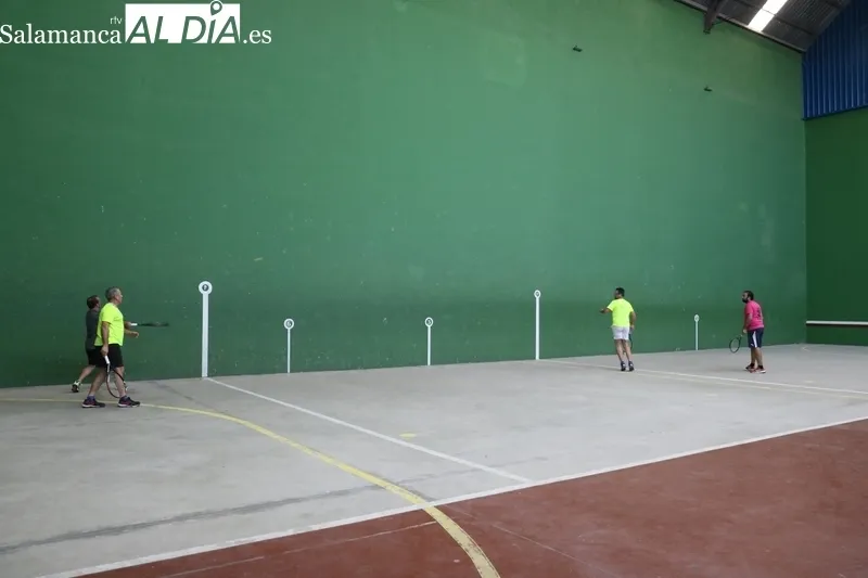 Foto 5 - Arranca en Vitigudino el XII Campeonato de Frontenis con 16 parejas de varios puntos de la Comunidad