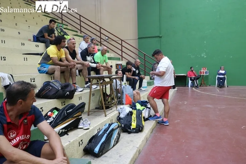 Foto 3 - Arranca en Vitigudino el XII Campeonato de Frontenis con 16 parejas de varios puntos de la Comunidad