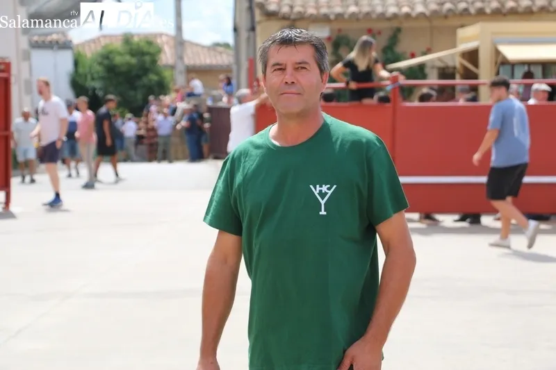 Gran juego el que dieron en el encierro de Villares de Yeltes las reses de Orive, tres vacas y un novillo bien presentado / CORRAL 