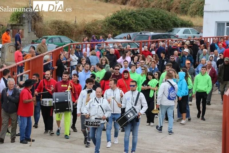 Encierro de Valdeflores en Pereña con tres vibrantes carreras / CORRAL Y SÁNCHEZ