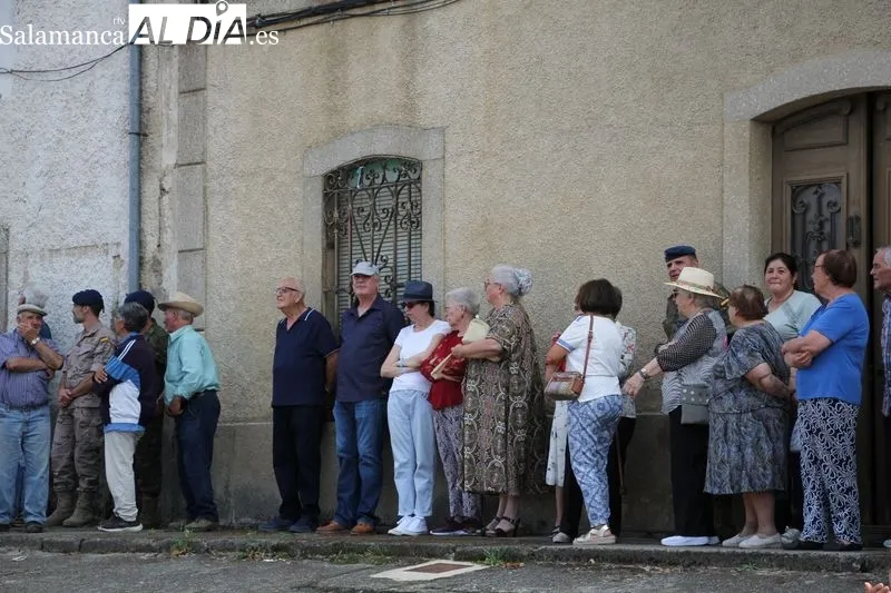 Exhibición de la Sección de Movimientos Floreados de la Guardia Real en Hinojosa de Duero / MARIBEL SÁNCHEZ 