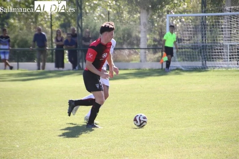 Foto 8 - El Aficionado del Alba de Tormes encaja una manita frente al Sporting Carbajosa (1-5)