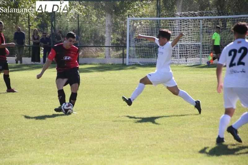 Foto 6 - El Aficionado del Alba de Tormes encaja una manita frente al Sporting Carbajosa (1-5)