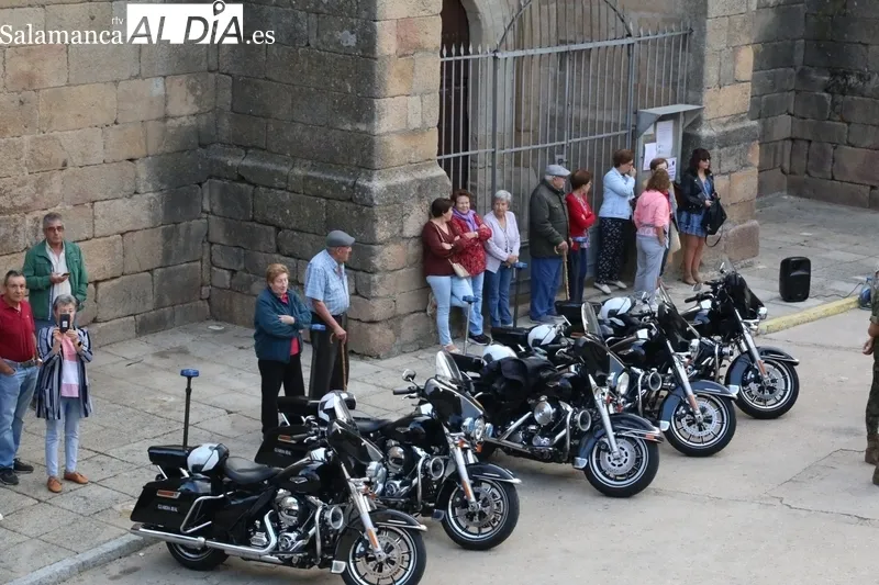 Ejercicios de la Guardia Real en Aldeadávila de la Ribera / CORRAL 