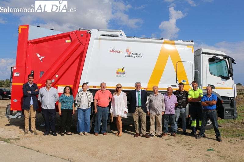 Emilio Arroitia entregaba en Lumbrales un nuevo camión a la Mancomunidad Abadengo / CORRAL  