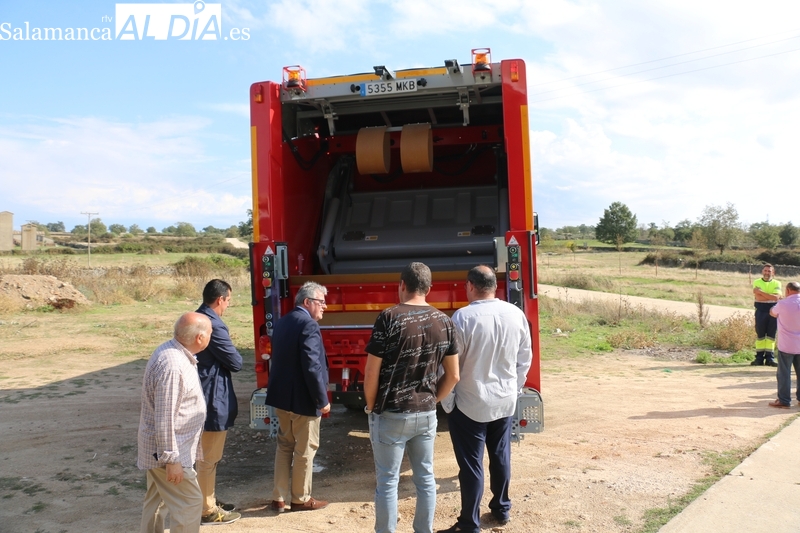Emilio Arroitia entregaba en Lumbrales un nuevo camión a la Mancomunidad Abadengo / CORRAL  