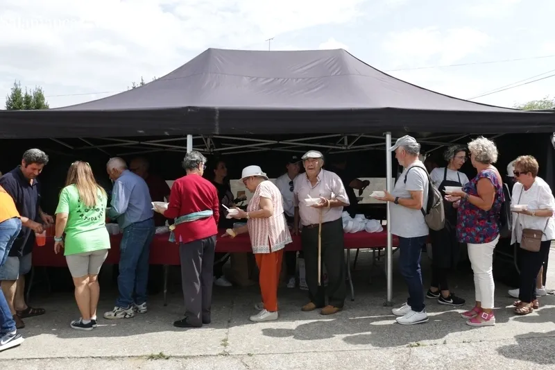 Comida solidaria en Bañobárez a beneficio de 'Los Niños del Maíz' / CORRAL 