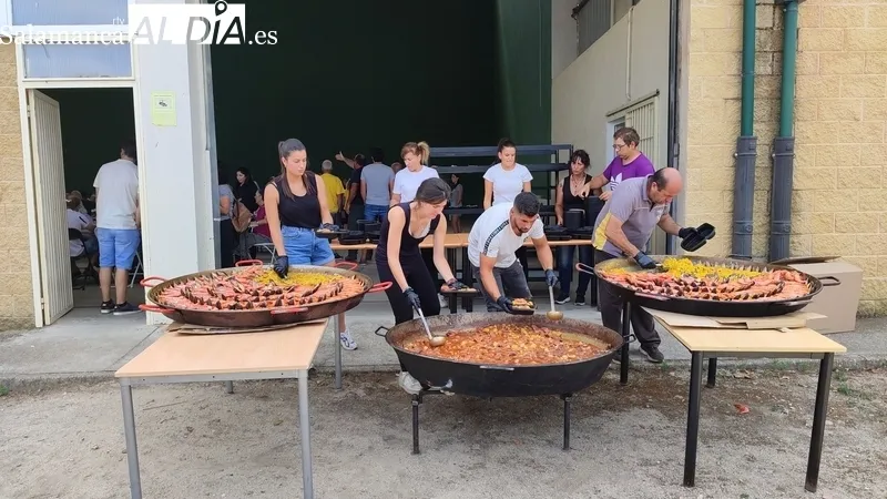 Comida de hermandad fin de fiestas en Villaseco de los Reyes / CORRAL