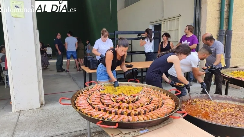 Comida de hermandad fin de fiestas en Villaseco de los Reyes / CORRAL