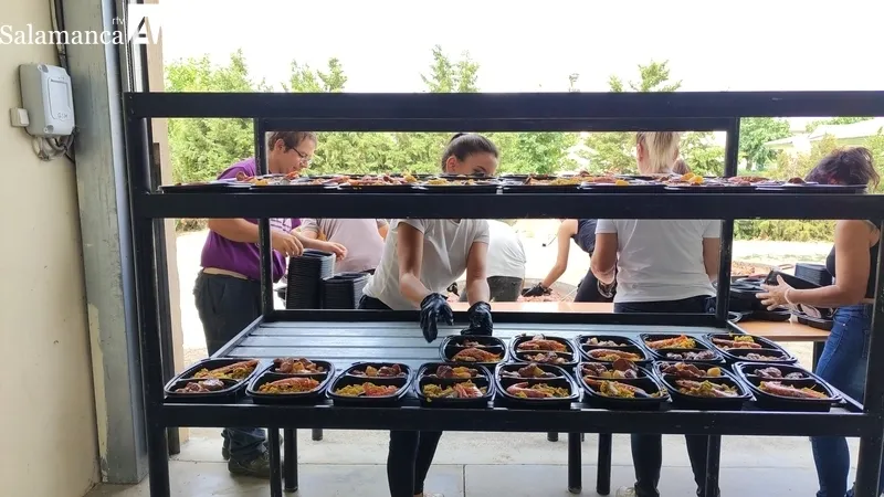 Comida de hermandad fin de fiestas en Villaseco de los Reyes / CORRAL