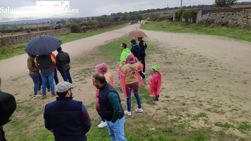Emocionante encierro a caballo con novillos de José Cruz en Bañobárez / CORRAL Y SÁNCHEZ