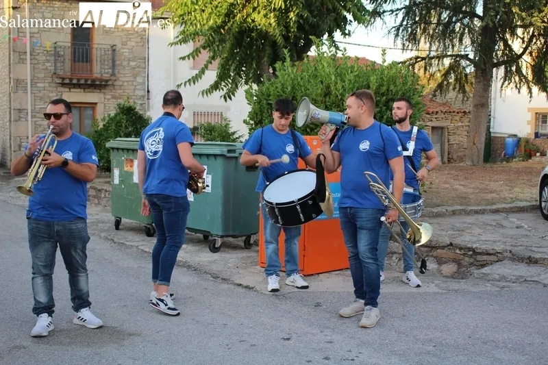 Las peñas daban el pistoletazo de salida a las fiestas de Trabanca / SILVESTRE