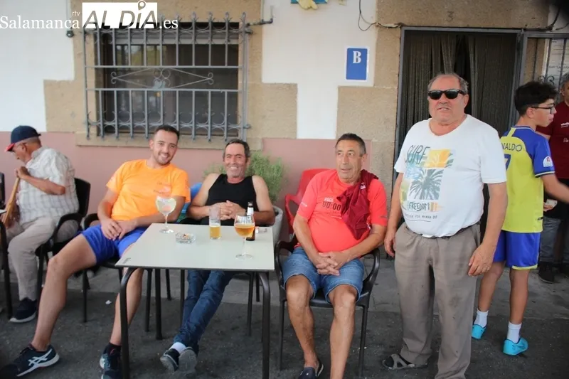 Las peñas daban el pistoletazo de salida a las fiestas de Trabanca / SILVESTRE