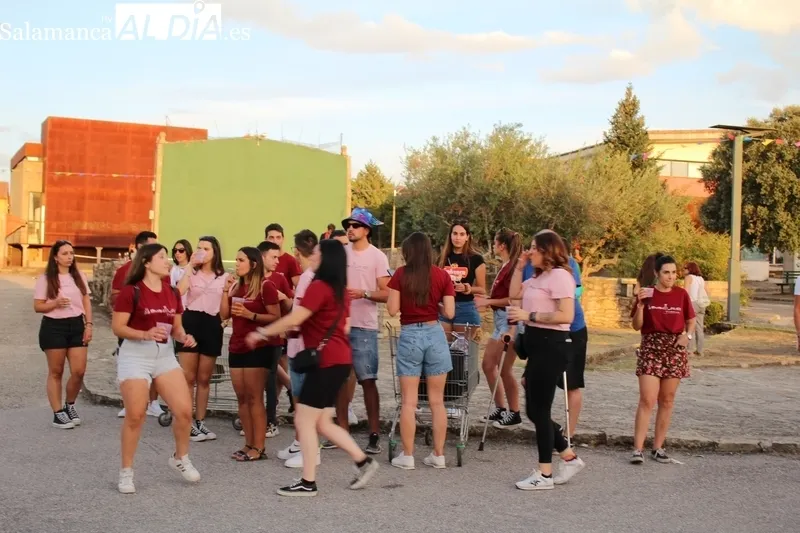 Las peñas daban el pistoletazo de salida a las fiestas de Trabanca / SILVESTRE