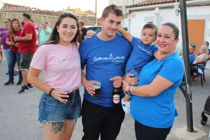 Las peñas daban el pistoletazo de salida a las fiestas de Trabanca / SILVESTRE