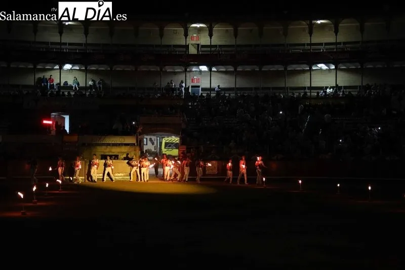 Foto 4 - El salmantino V&iacute;ctor Revesado, campe&oacute;n del concurso de recortes de La Glorieta