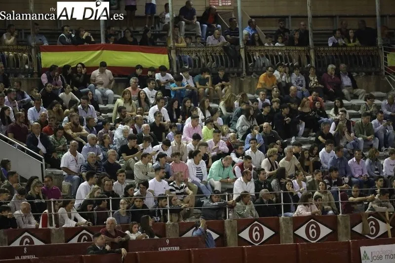 Foto 7 - El salmantino V&iacute;ctor Revesado, campe&oacute;n del concurso de recortes de La Glorieta