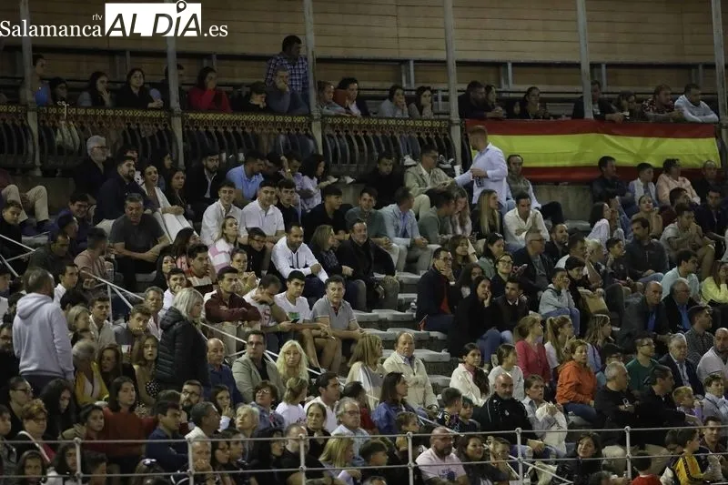 Foto 9 - El salmantino V&iacute;ctor Revesado, campe&oacute;n del concurso de recortes de La Glorieta