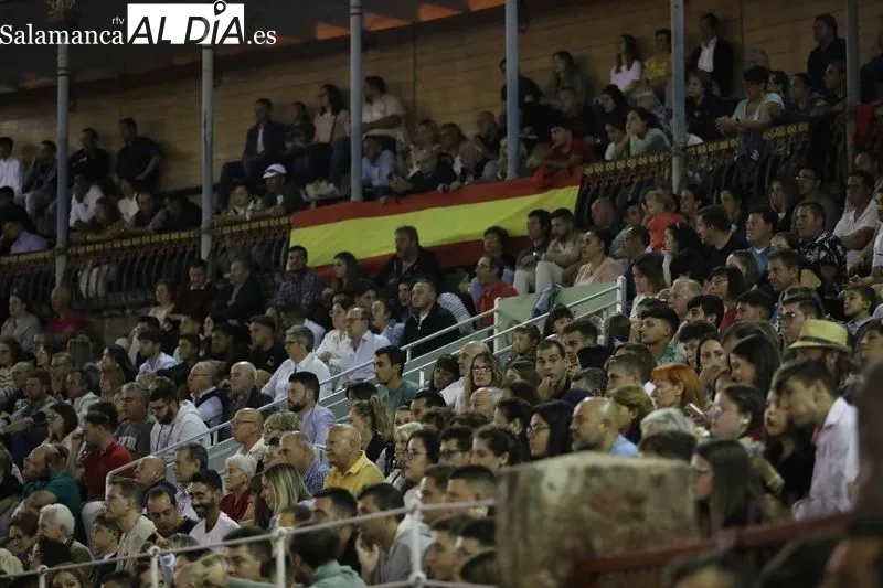 Foto 18 - El salmantino V&iacute;ctor Revesado, campe&oacute;n del concurso de recortes de La Glorieta