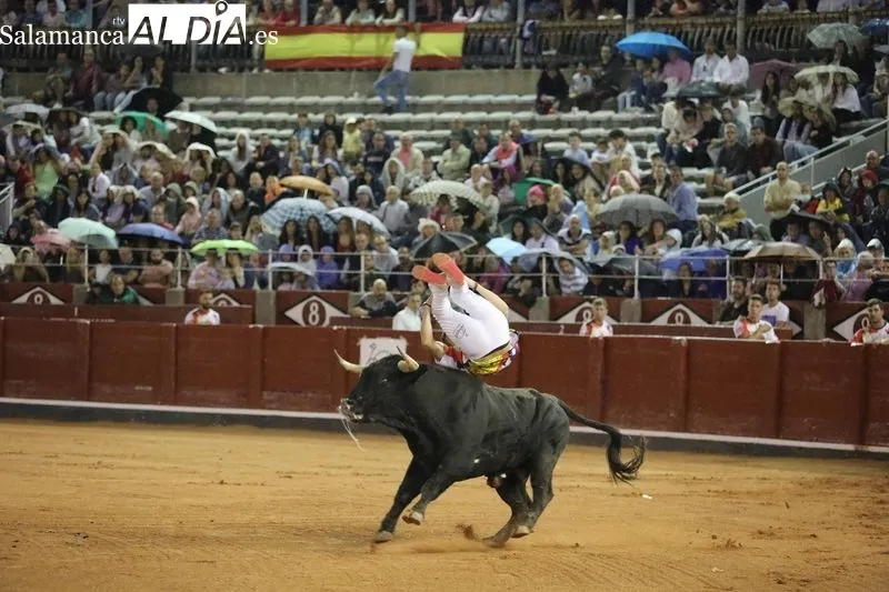 Foto 43 - El salmantino V&iacute;ctor Revesado, campe&oacute;n del concurso de recortes de La Glorieta