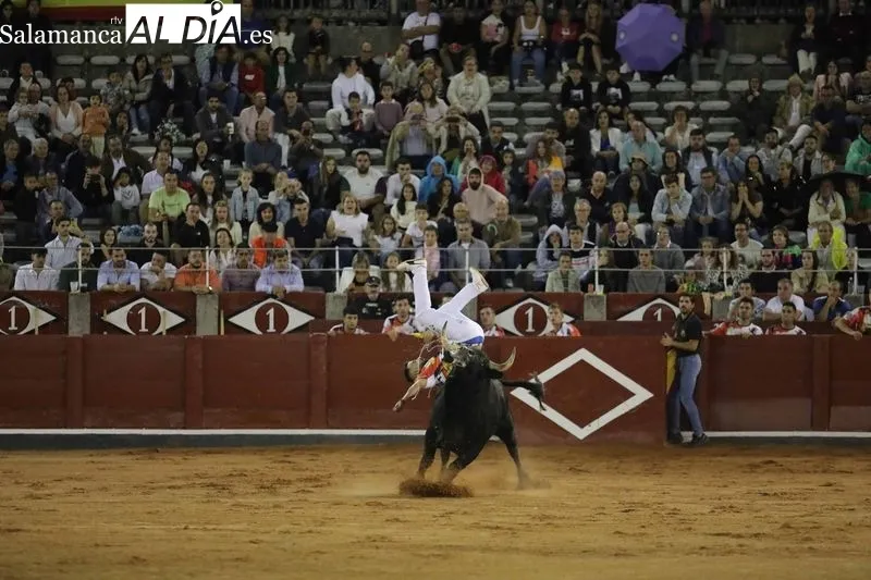 Foto 47 - El salmantino V&iacute;ctor Revesado, campe&oacute;n del concurso de recortes de La Glorieta