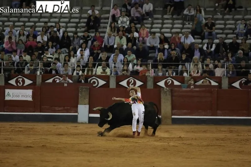 Foto 55 - El salmantino V&iacute;ctor Revesado, campe&oacute;n del concurso de recortes de La Glorieta